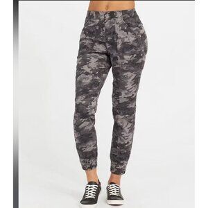 Spanx Women’s Twill Cargo Jogger Pant Size M Stretch Camo Print High Rise